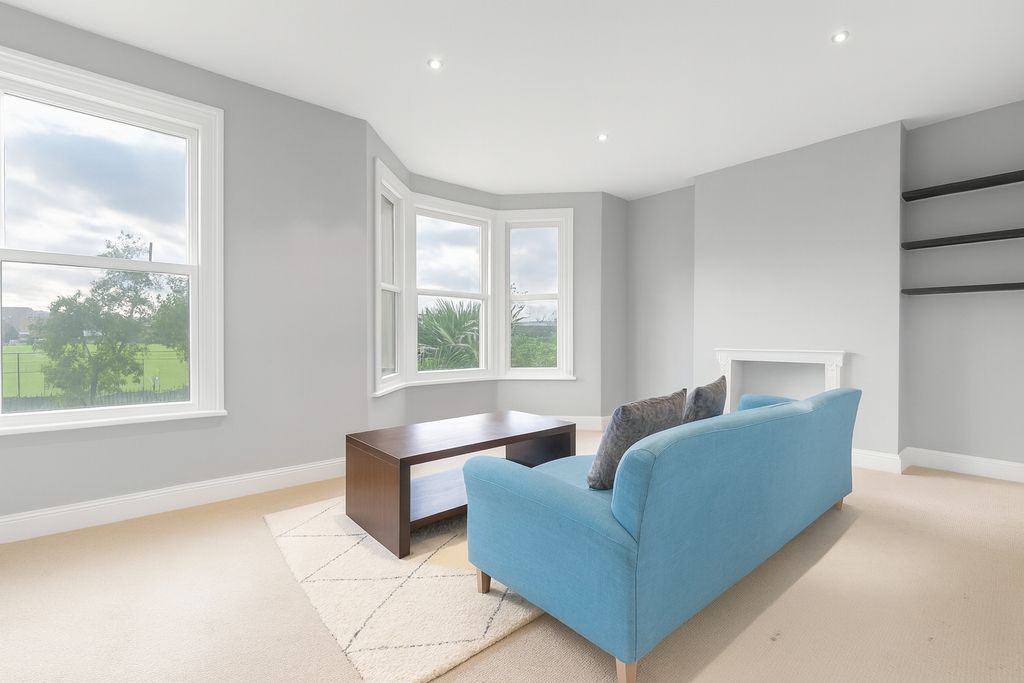 Property photo 3 of 22