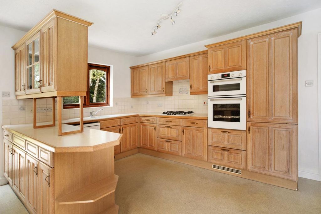 Property photo 2 of 23