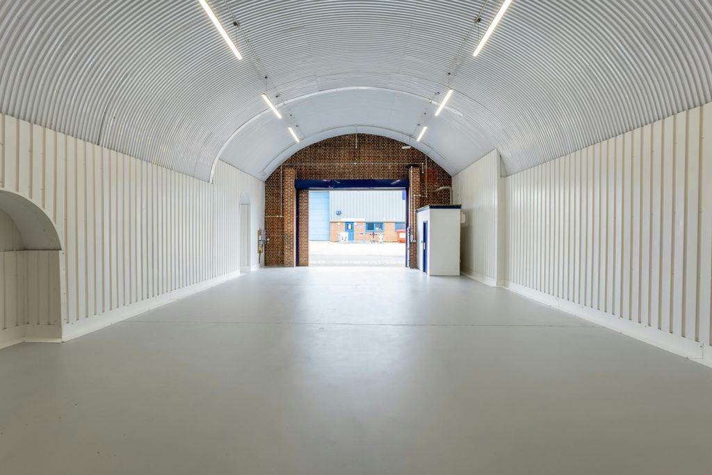 Property photo 2 of 5 CI8A9036-Hdr.Jpg