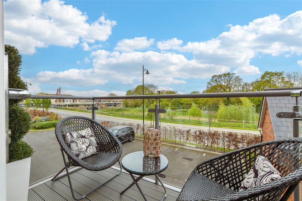 Property photo 2 of 10 Balcony / Terrace