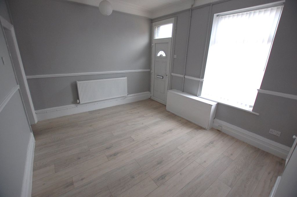Property photo 2 of 11 Picture No. 08
