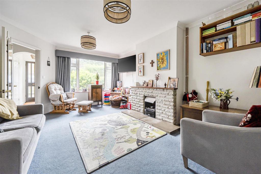 Property photo 3 of 19 1421337-13-69B2Ca162c4F1.Jpg