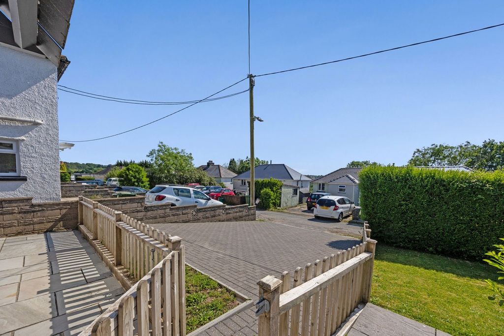 Property photo 3 of 41