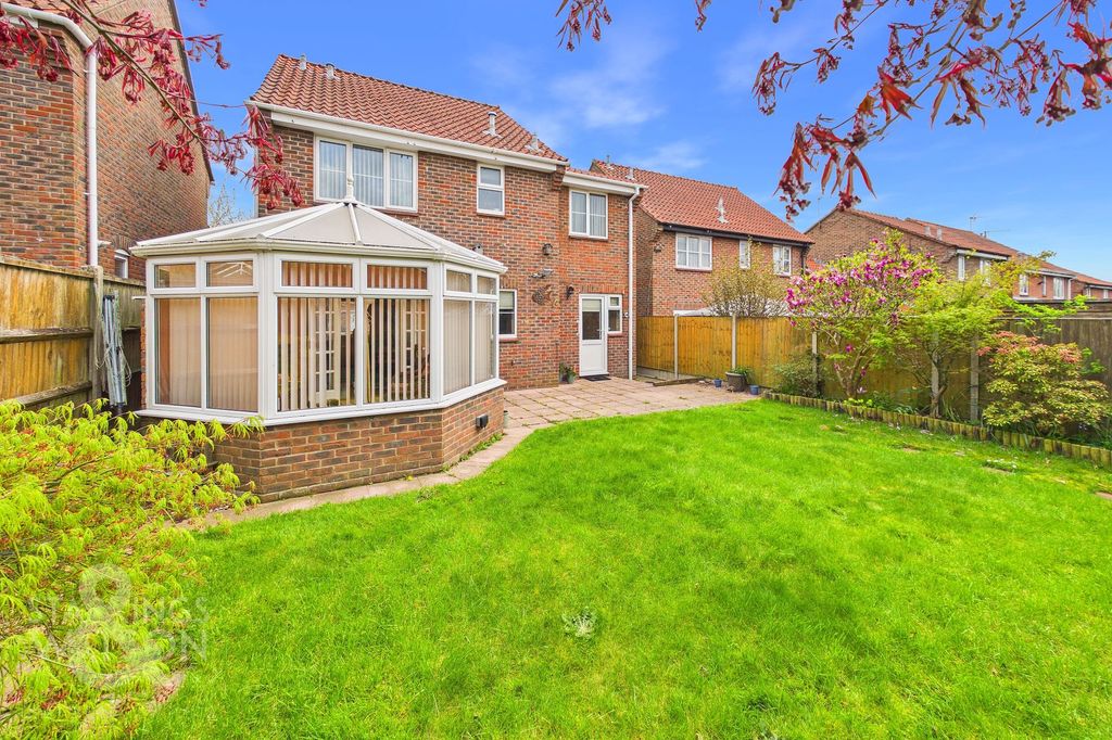 Property photo 2 of 23