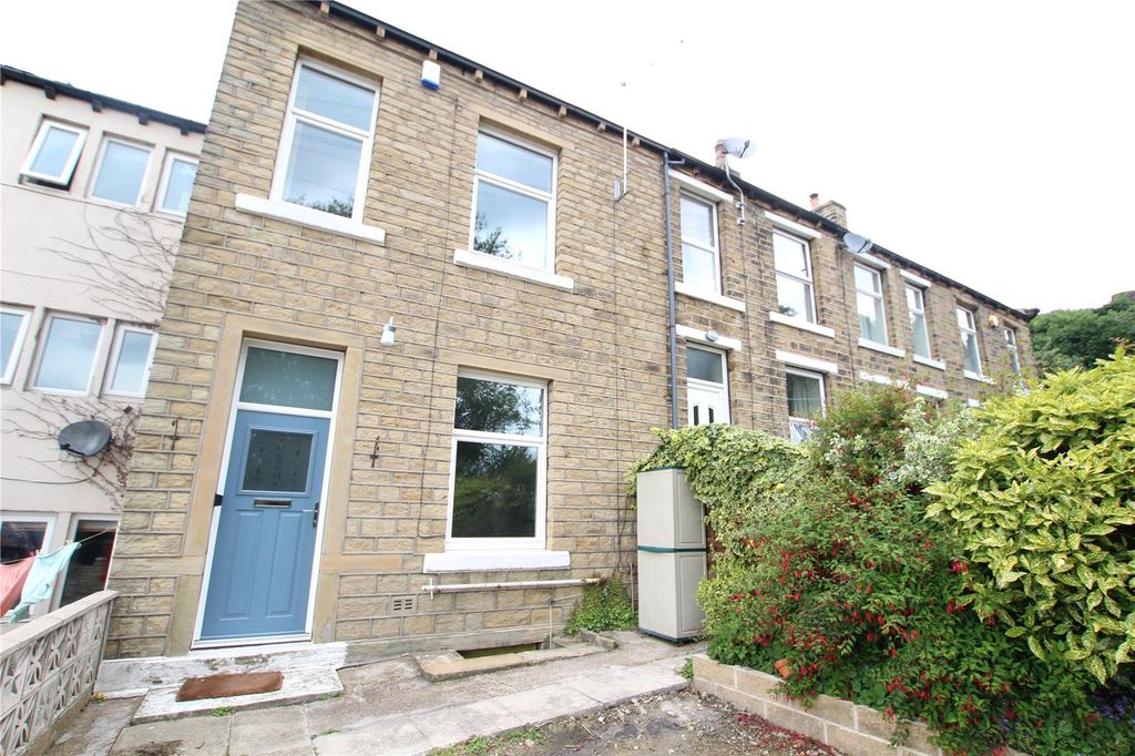 Property photo 1 of 17 External