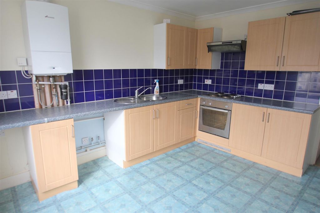 Property photo 3 of 5 Kitchen .Jpg