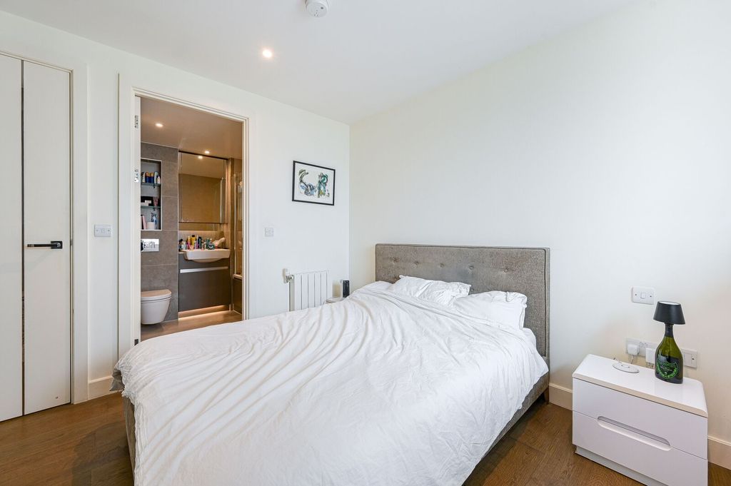 Property photo 2 of 30