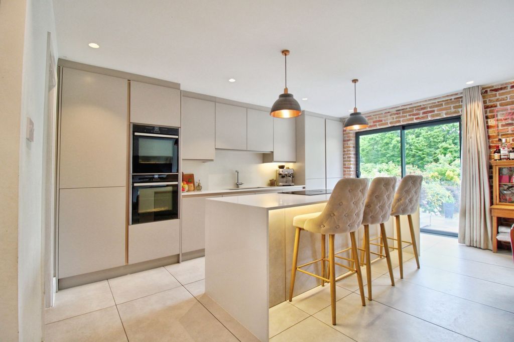 Property photo 3 of 35 7