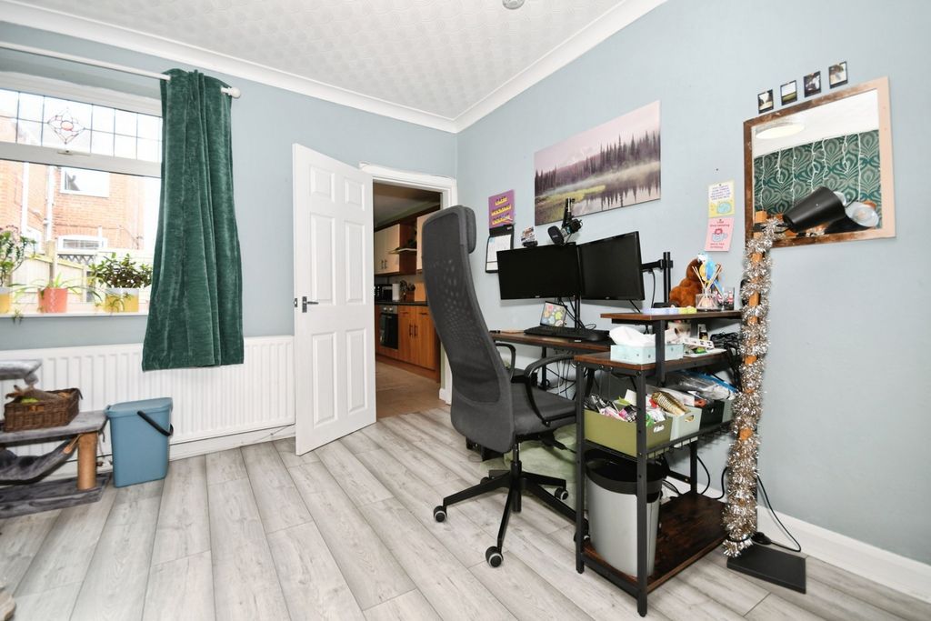 Property photo 3 of 15 Photo