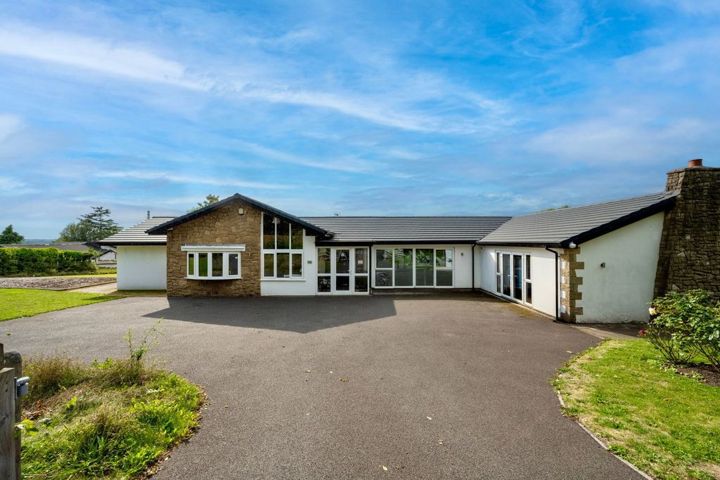 Property photo 1 of 40
