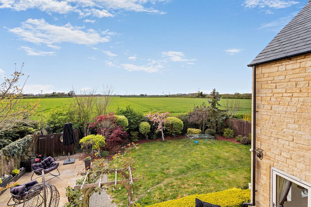 Property photo 3 of 21