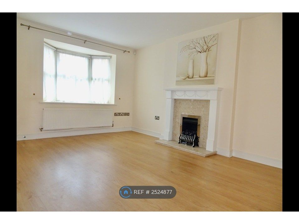 Property photo 2 of 17 Living Room