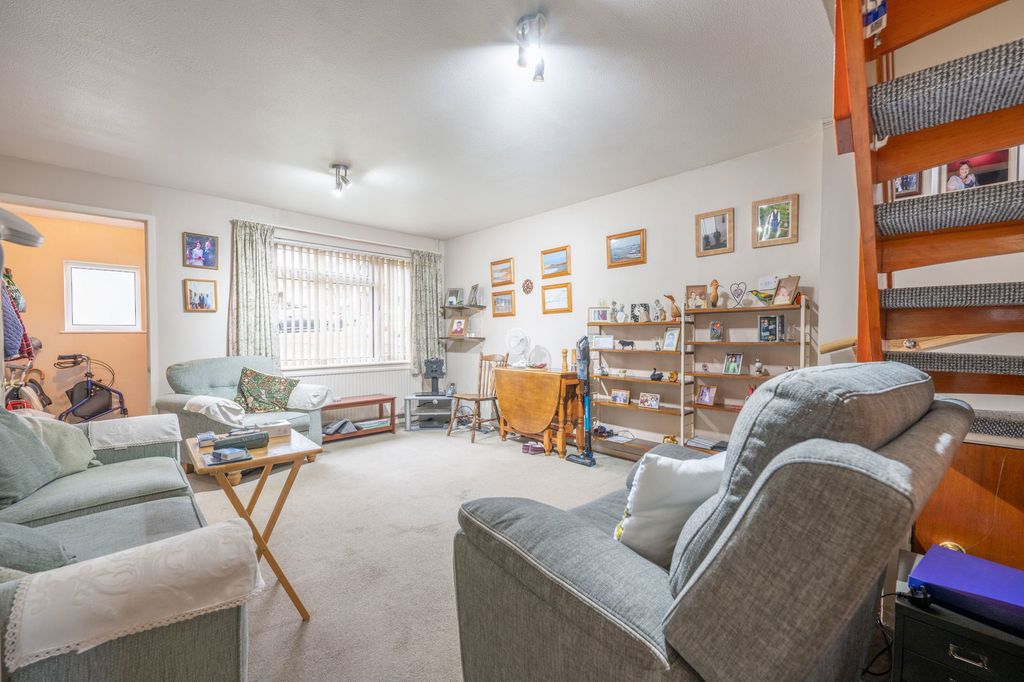 Property photo 3 of 19