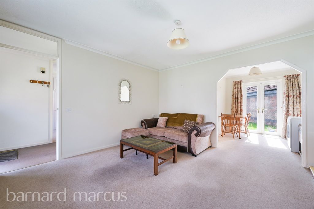 Property photo 2 of 8