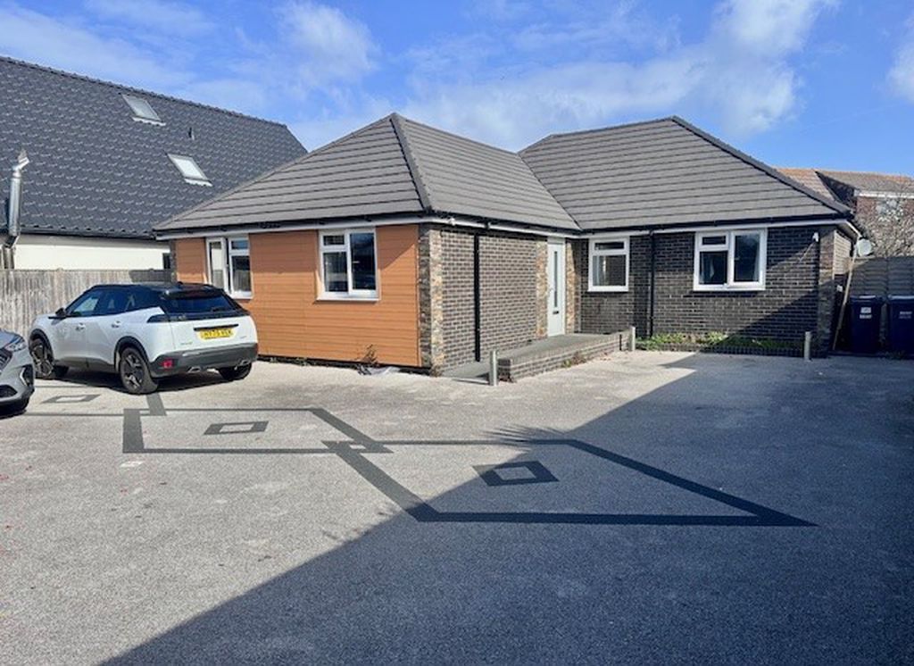 Property photo 1 of 15 Photo 10