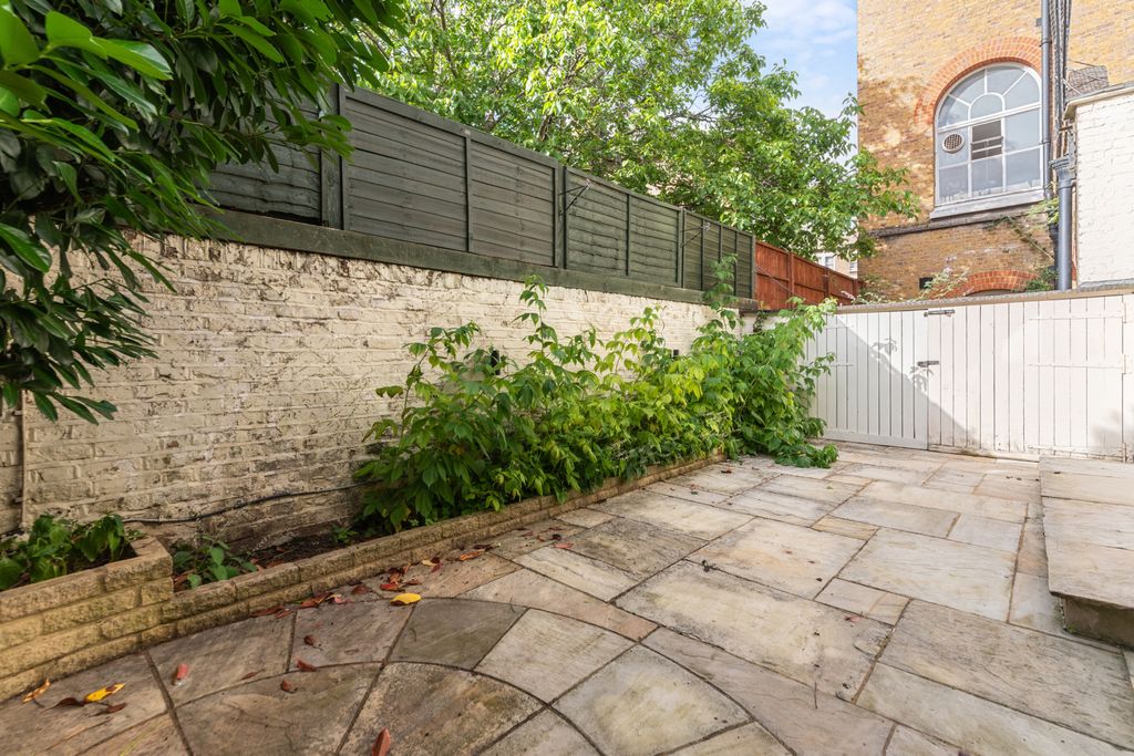 Property photo 3 of 16