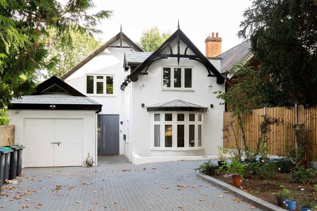 Property photo 1 of 8