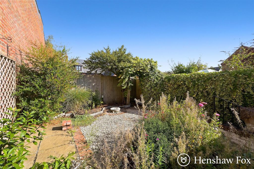 Property photo 2 of 15 Ph3_6139829 - Copy.Jpg