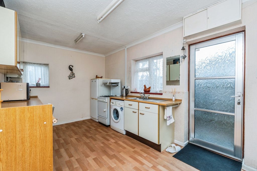 Property photo 3 of 16 Pbox-Img.Jpg