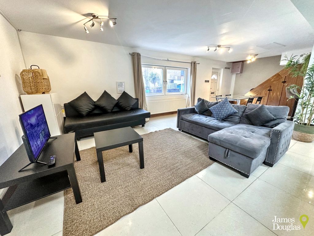Property photo 2 of 18 Img_5765