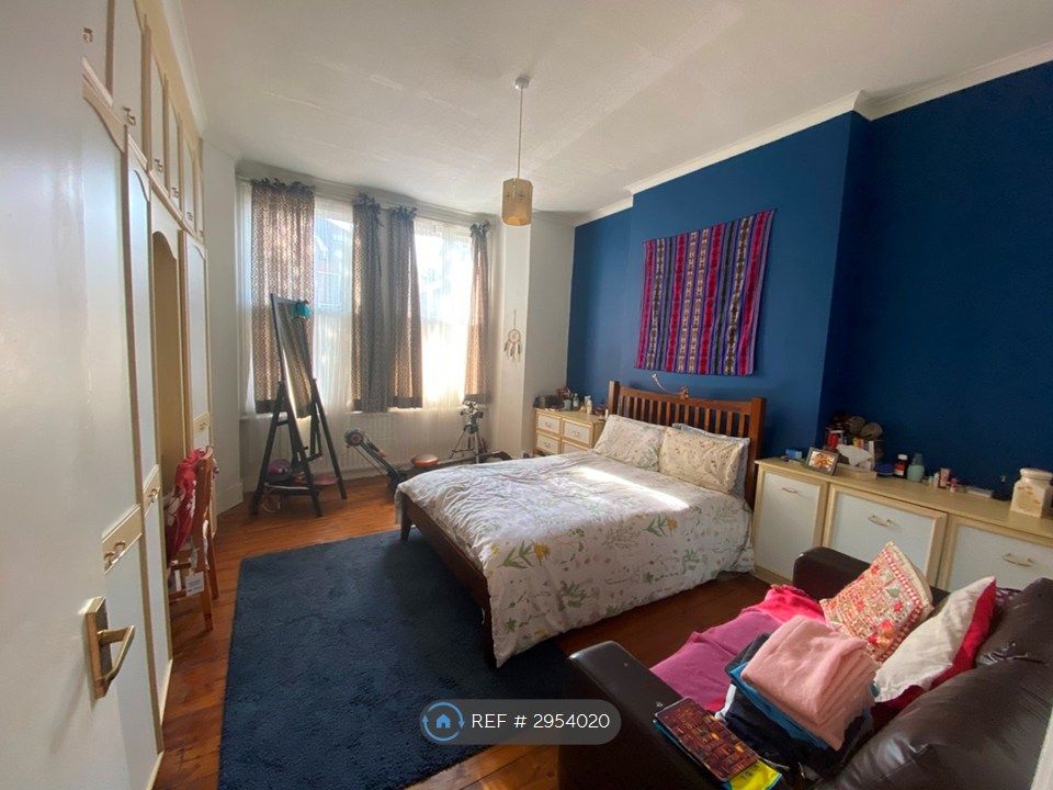 Property photo 2 of 9 Bedroom 1