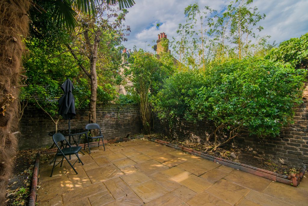 Property photo 2 of 8