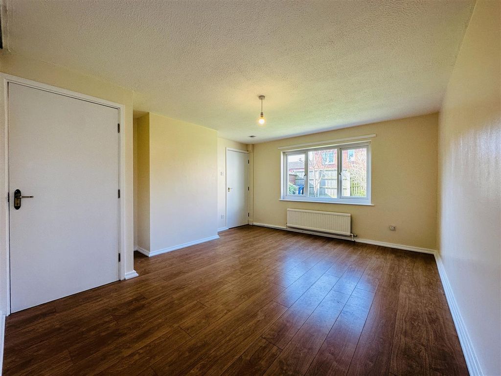 Property photo 2 of 17 Lounge.Jpg