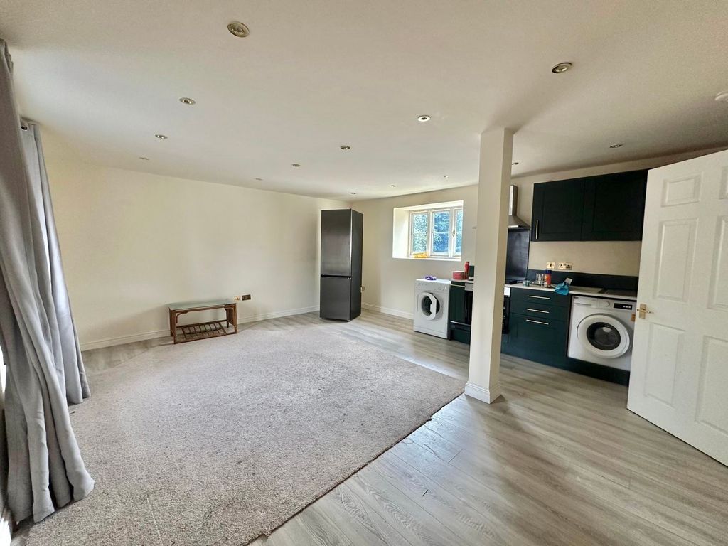 Property photo 1 of 3 Living Room