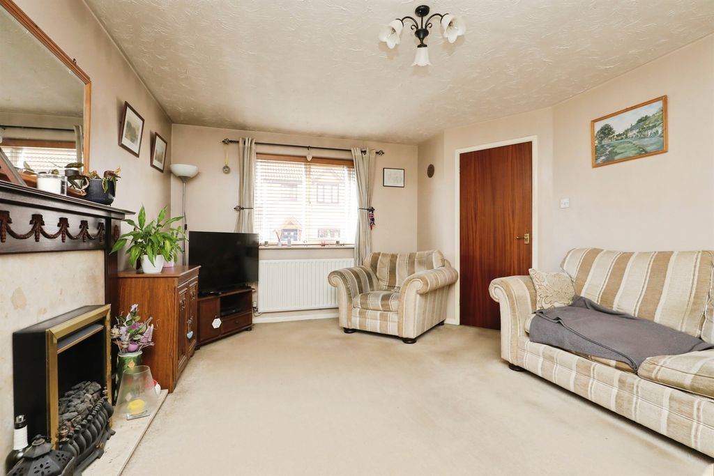 Property photo 2 of 17