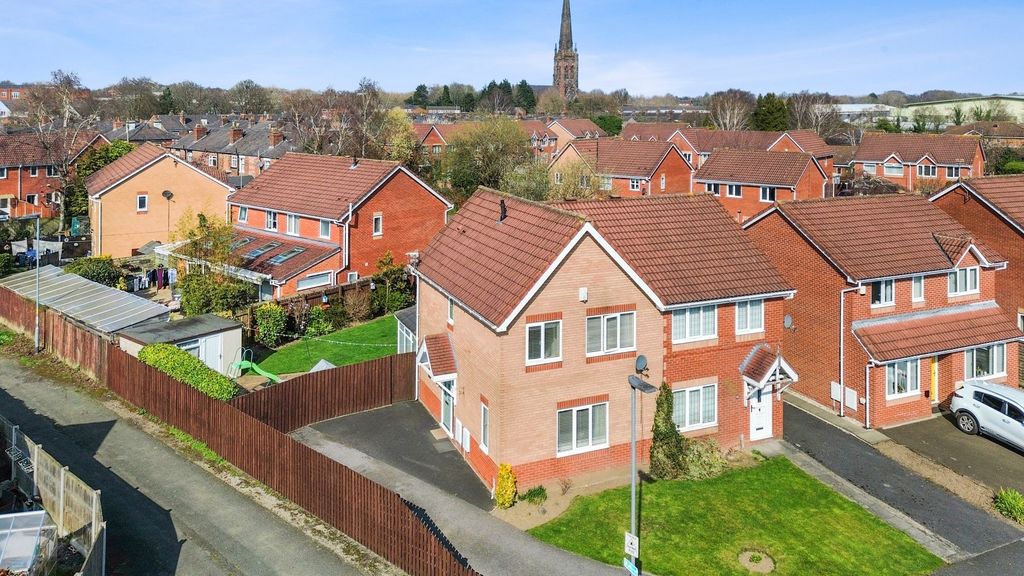 Property photo 1 of 32