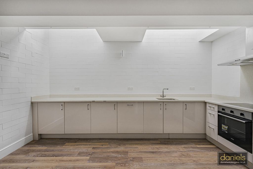 Property photo 1 of 17 Kitchen