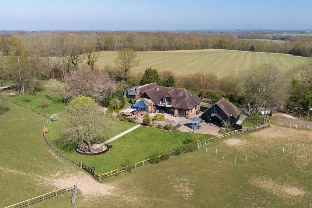 Property photo 2 of 35 4026906