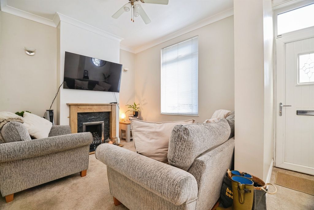 Property photo 2 of 17
