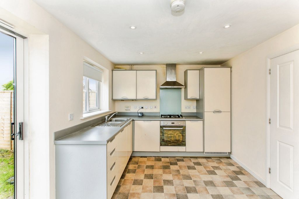 Property photo 3 of 9