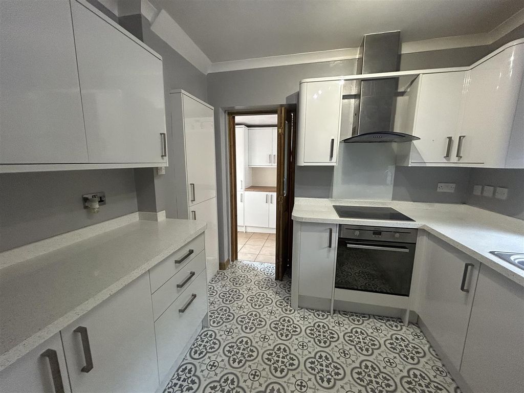 Property photo 2 of 24 Kitchen
