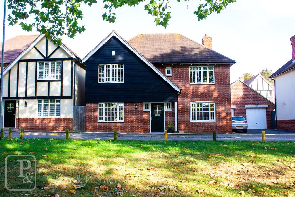Property photo 1 of 19 External