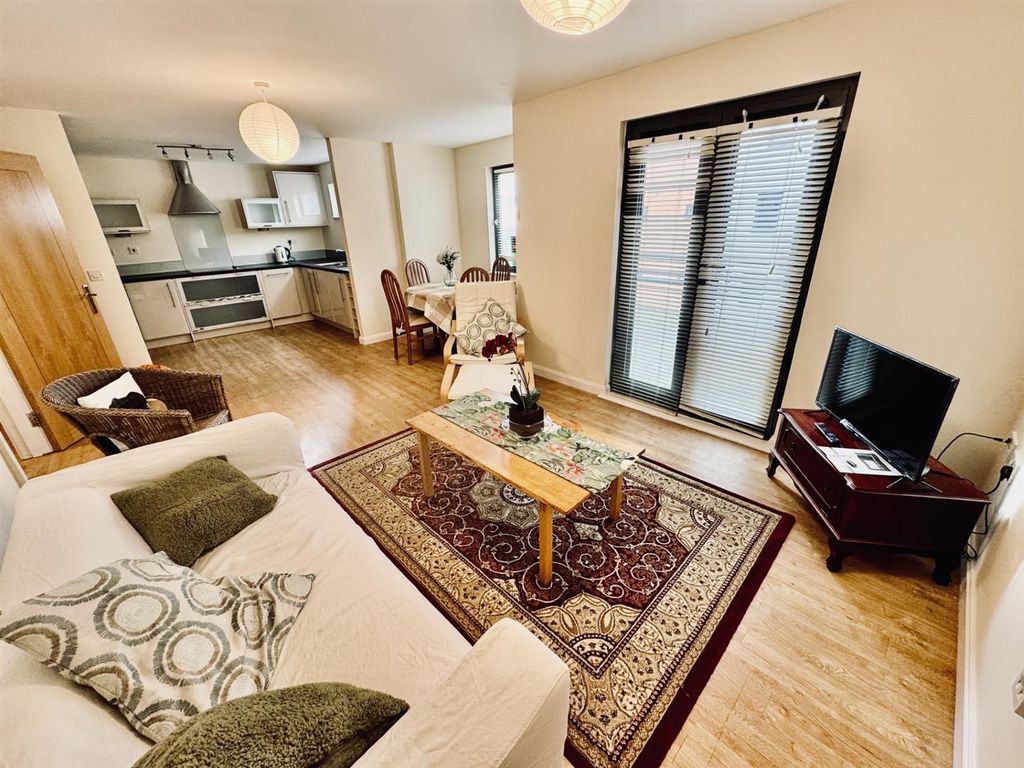 Property photo 2 of 19