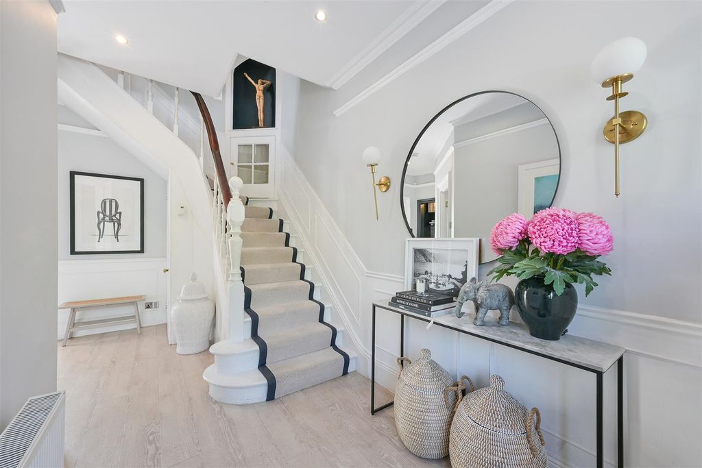 Property photo 2 of 32 Banstead Road, 5 (11).Jpg