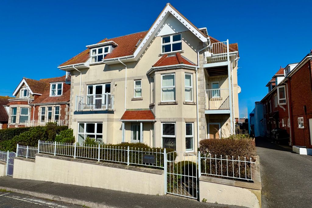 Property photo 1 of 12 Seascapes