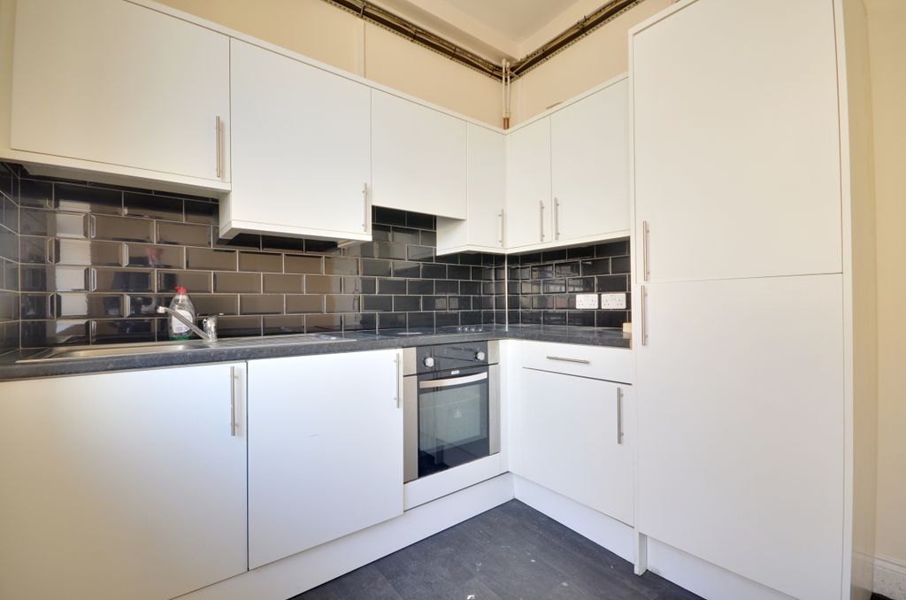 Property photo 3 of 7 227A High Street - K