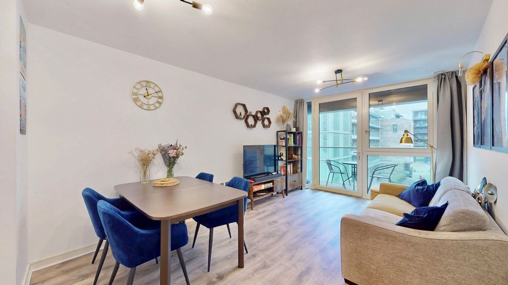 Property photo 3 of 22 Picture No. 18