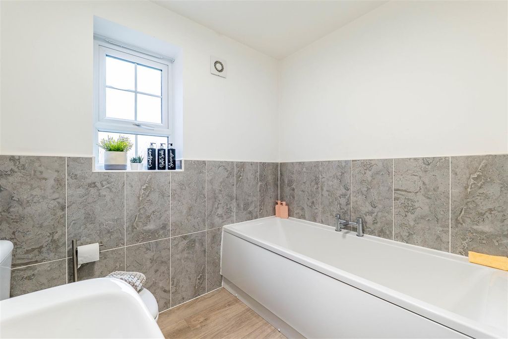 Additional image 5 of 6 bed detached house for saleWhiteleaf Place, Leyland PR25