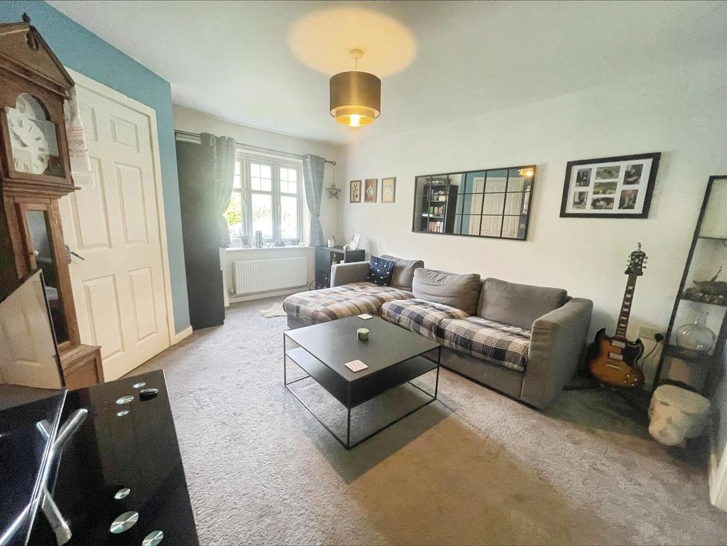 Property photo 2 of 17 Living Room