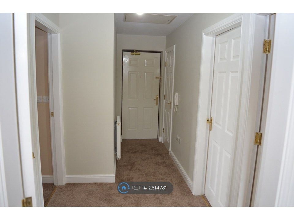 Property photo 2 of 15 Hallway