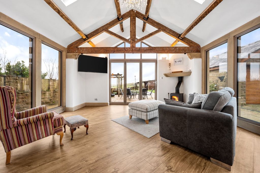 Property photo 3 of 86