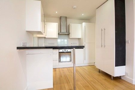 Property photo 3 of 9 1Thegreen9