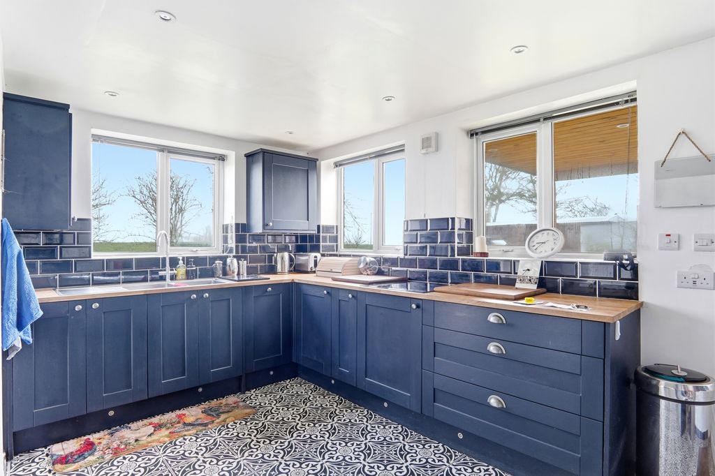 Property photo 3 of 22 Safetycottage001