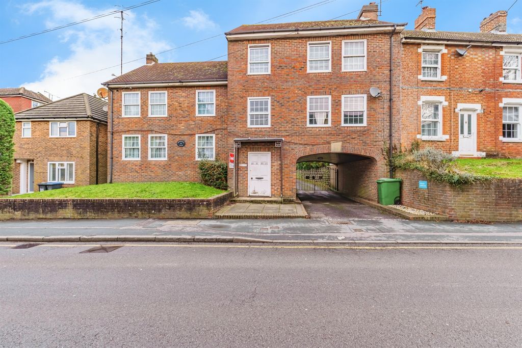 Property photo 1 of 7