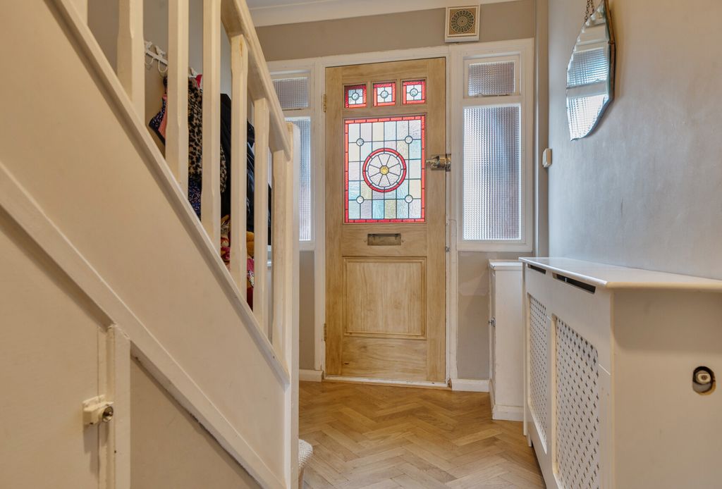 Property photo 2 of 22 1415604-13-699497...