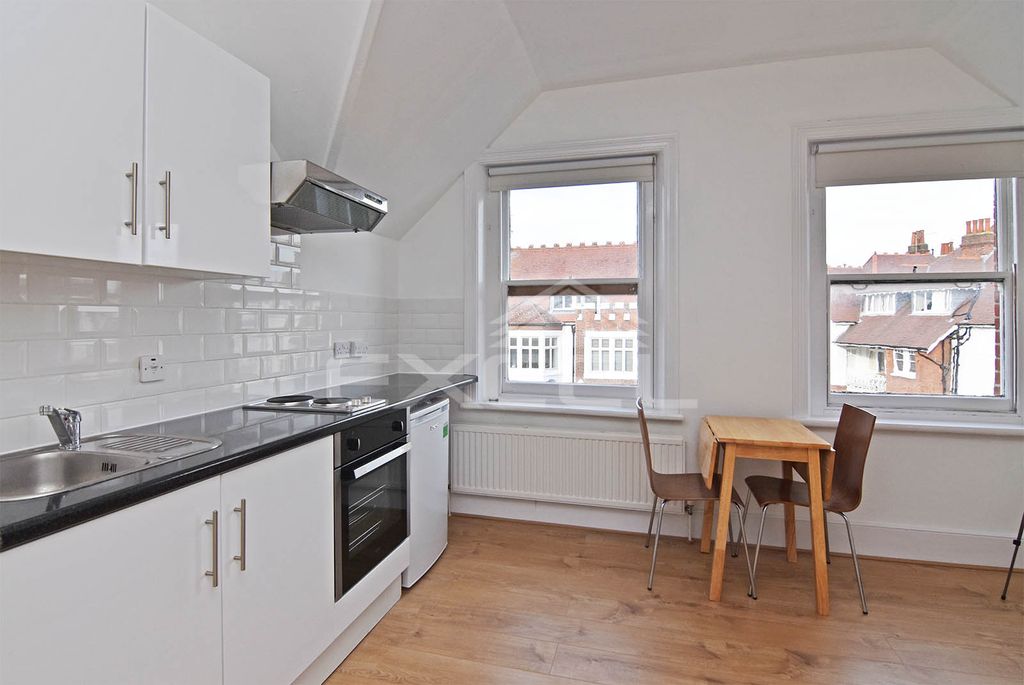 Property photo 1 of 3 Studio (4)